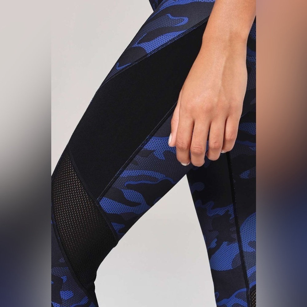 Ivy Park Women’s Camo Print Mesh Panel Leggings in Blue/Black Size M